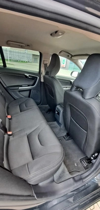 Volvo V60 cena 44900 przebieg: 207000, rok produkcji 2017 z Poznań małe 172